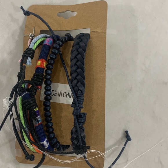 Bracelets Mulit Color - Picture 2 of 2